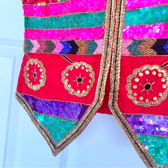 Women's Vintage Red Cache Beaded & Sequined Vest Size Medium Boho Sexy Fun EUC - Picture 6 of 7